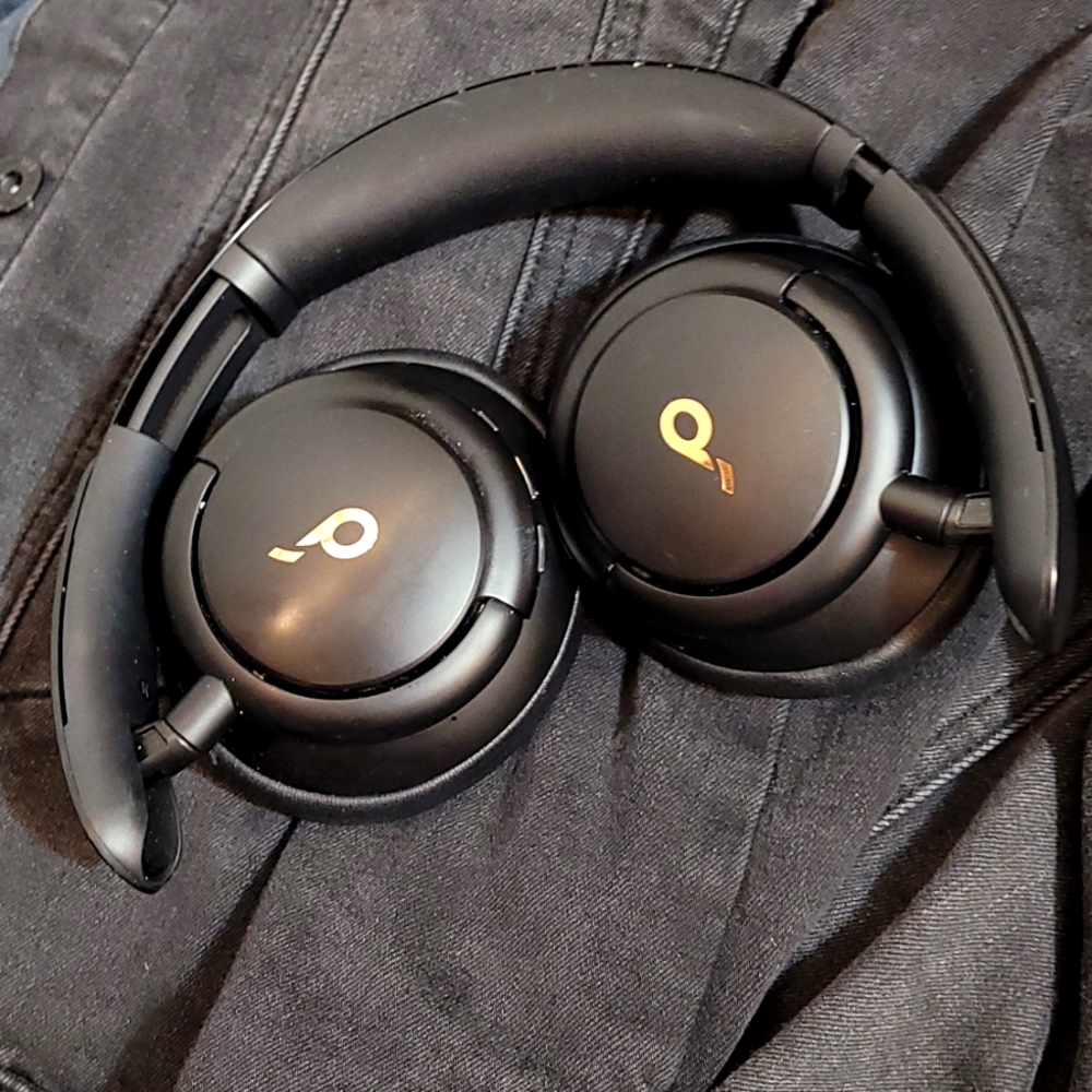 Anker soundcore life q30